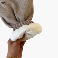 جزئیات شلوار مخمل کبریتی بچگانه با آستر خزدار گرم
