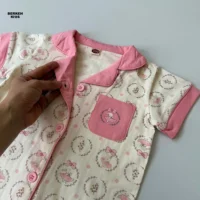 ست لباس توخونه‌ای شیک دخترانه مدل روبدوشامبر رنگ روشن