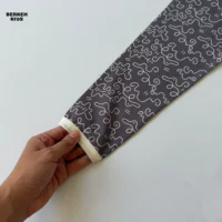 بافت لطیف پارچه نخ پنبه در لباس بچگانه توخونه ای مناسب هدیه تولد