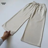 شلوار ترند دخترانه مدل نیم بگ با رنگ‌بندی خنثی و کاربردی برای ست کردن
