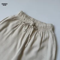 شلوار پارچه ای دخترانه نوجوان با فرم گشاد و خنک مناسب استفاده روزمره